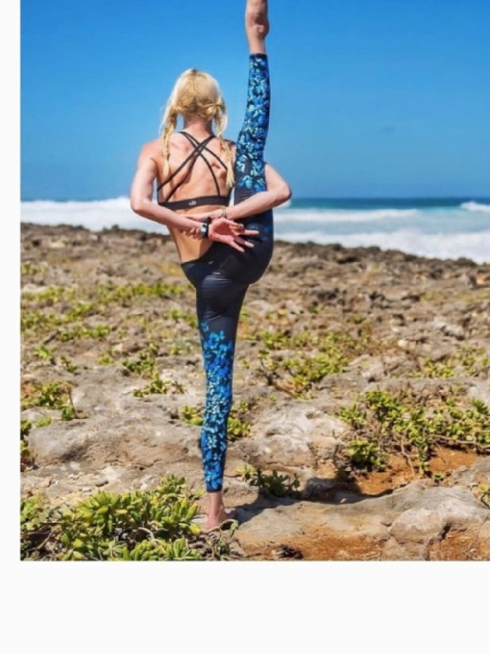 Alo Yoga Butterfly Leggings featuring a blue butterfly print on a black Size S